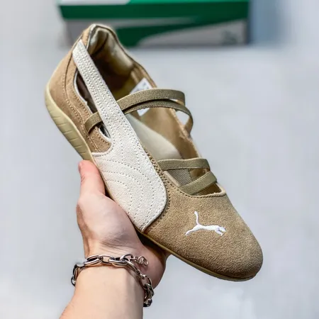 プーマ カジュアルシューズ