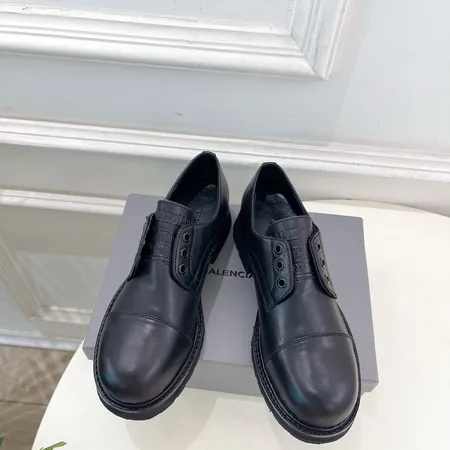 バレンシアガ カジュアルシューズ