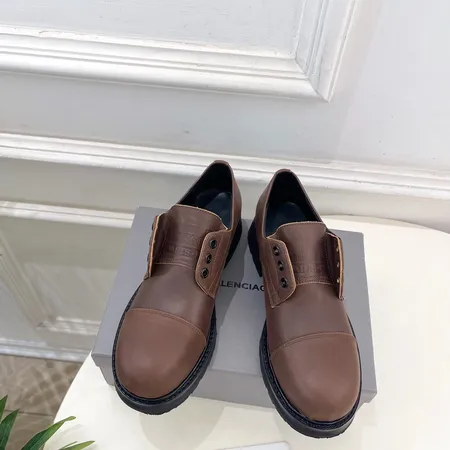 バレンシアガ カジュアルシューズ