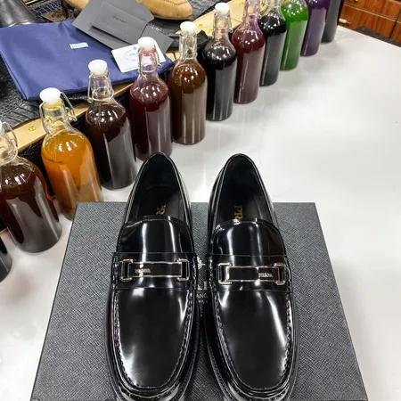 プラダ ビジネスシューズ