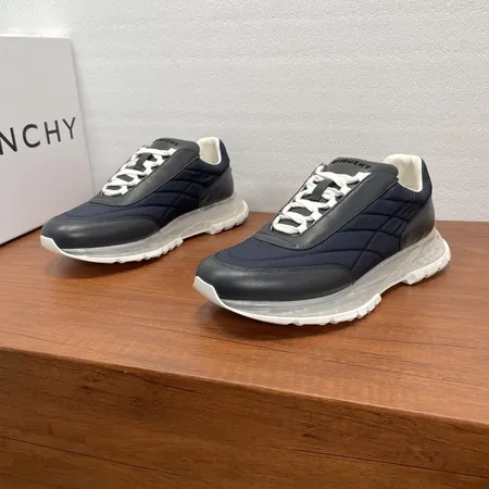 ジバンシィ スニーカー