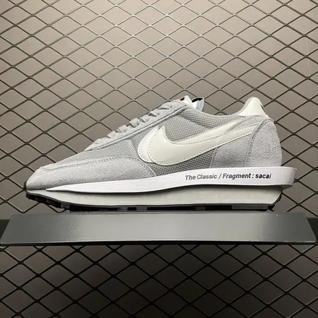 ナイキ カジュアルシューズ