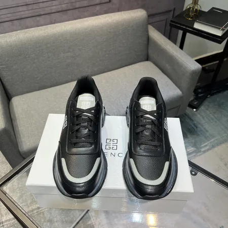 ジバンシィ カジュアルシューズ