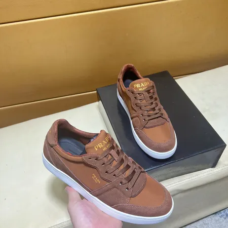 プラダ カジュアルシューズ