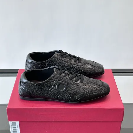 フェラガモ カジュアルシューズ