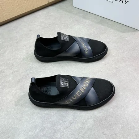 ジバンシィ カジュアルシューズ