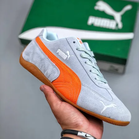 プーマ スニーカー