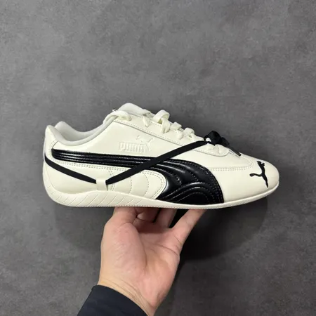 プーマ カジュアルシューズ