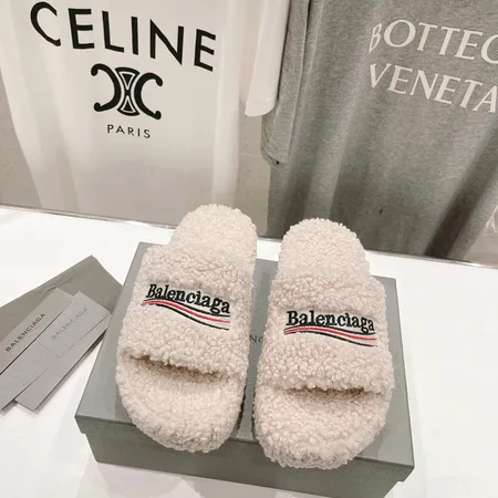 バレンシアガ スリッパ