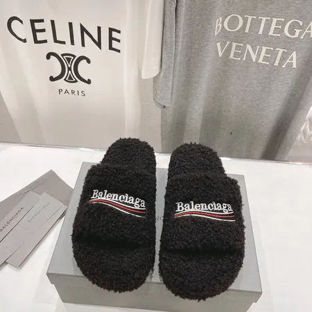 バレンシアガ スリッパ