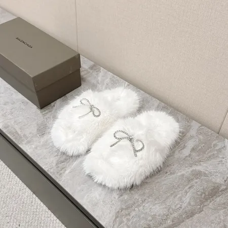 バレンシアガ スリッパ