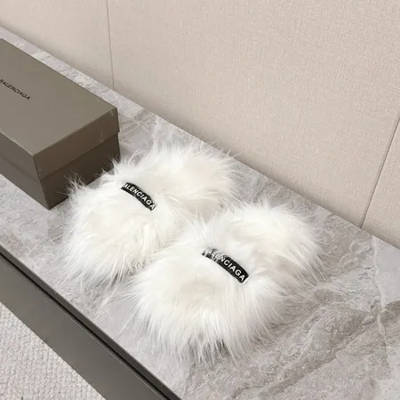 バレンシアガ スリッパ