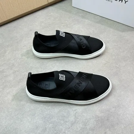 ジバンシィ カジュアルシューズ