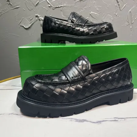 ボッテガ ヴェネタ ビジネスシューズ