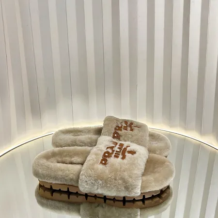 プラダ スリッパ