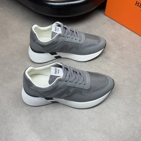 エルメス スニーカー