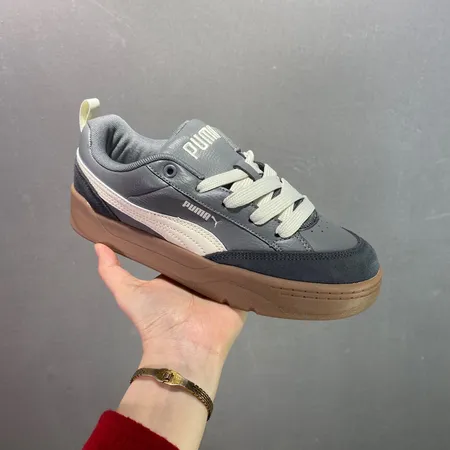 プーマ カジュアルシューズ