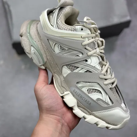 バレンシアガ スニーカー