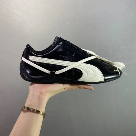 プーマ カジュアルシューズ