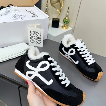 ロエベ カジュアルシューズ