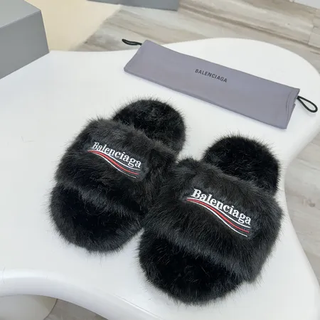 バレンシアガ スリッパ