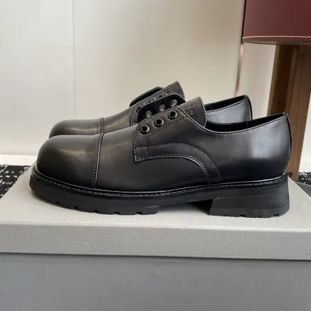 バレンシアガ カジュアルシューズ