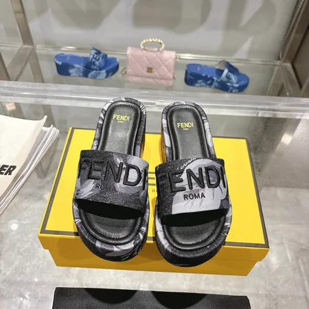 フェンディ スリッパ