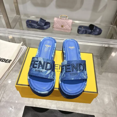 フェンディ スリッパ