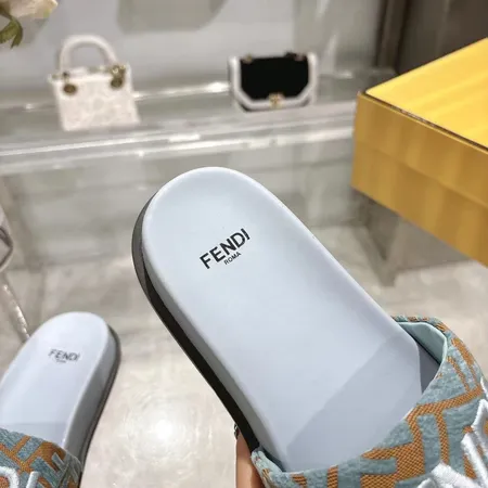 フェンディ スリッパ