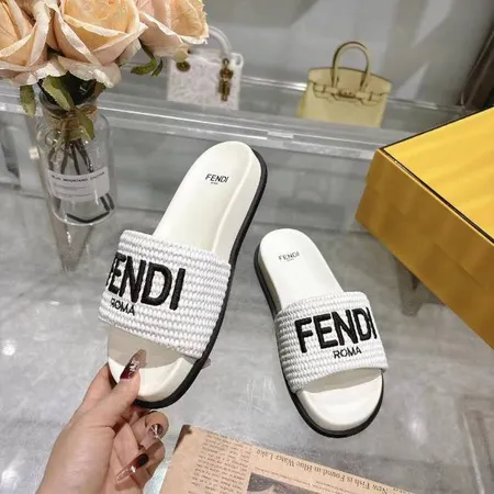 フェンディ スリッパ