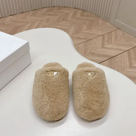 プラダ スリッパ