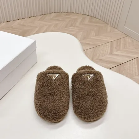 プラダ スリッパ