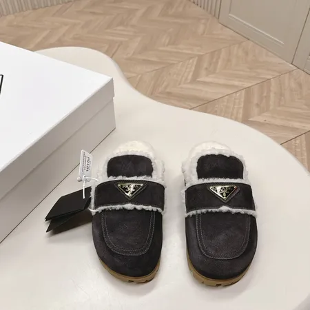 プラダ スリッパ