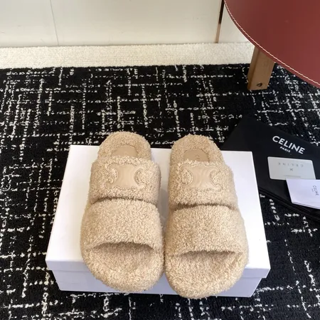 セリーヌ スリッパ