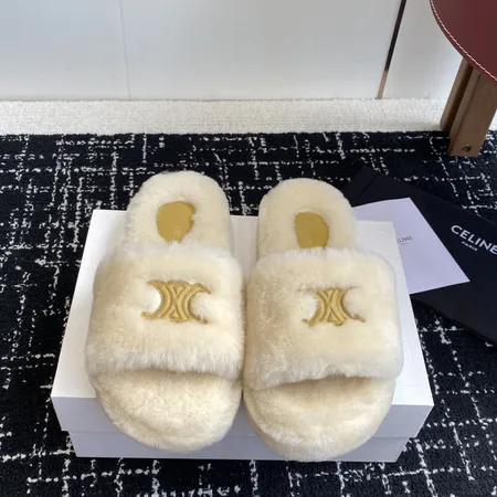 セリーヌ スリッパ
