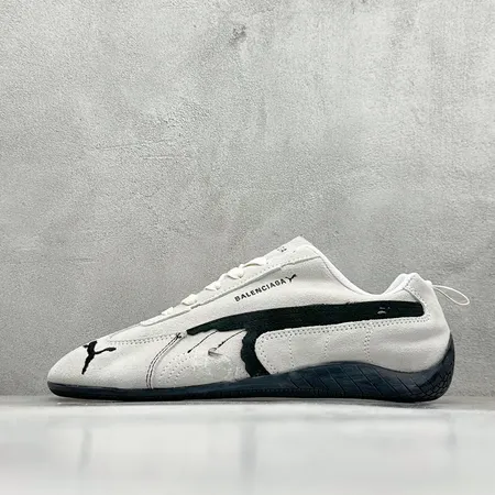 プーマ スニーカー