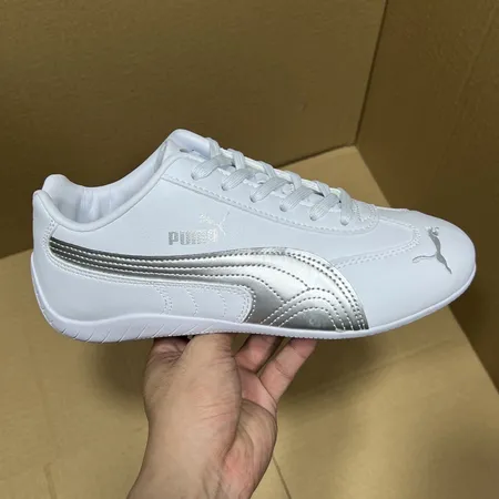 プーマ カジュアルシューズ