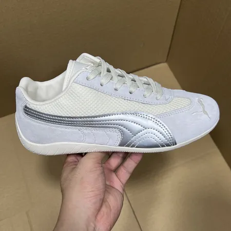 プーマ カジュアルシューズ