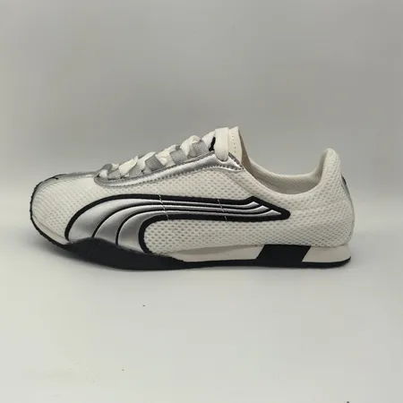 プーマ カジュアルシューズ