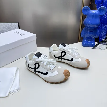 ロエベ スニーカー