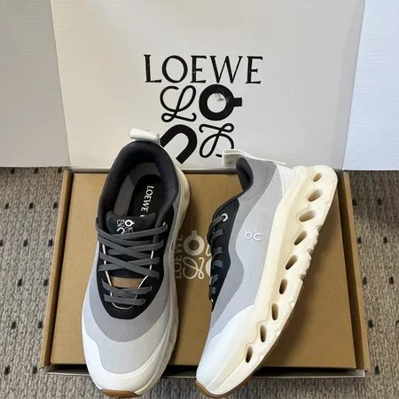 ロエベ スニーカー
