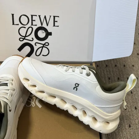 ロエベ スニーカー