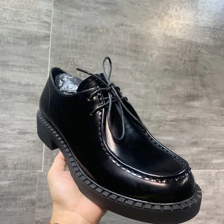 プラダ ビジネスシューズ