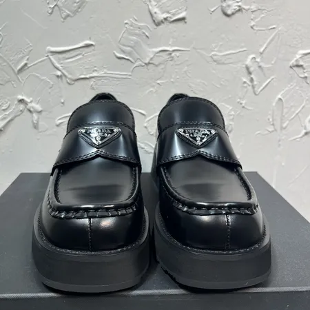 プラダ ビジネスシューズ