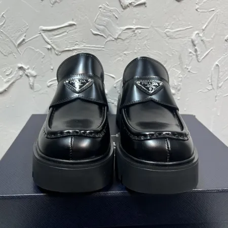 プラダ ビジネスシューズ