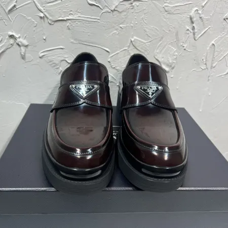 プラダ ビジネスシューズ