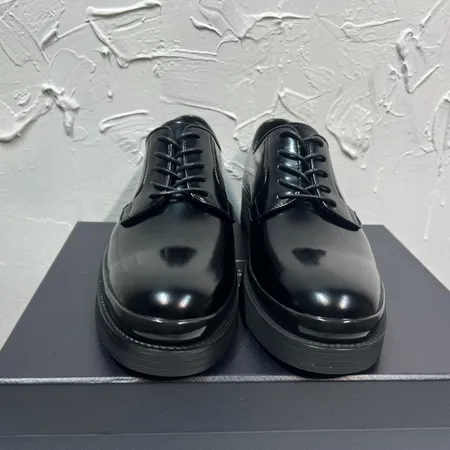プラダ ビジネスシューズ
