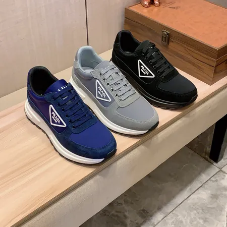 プラダ カジュアルシューズ