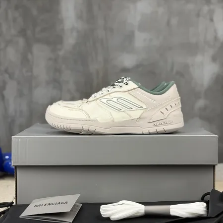 バレンシアガ カジュアルシューズ