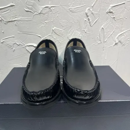 プラダ ビジネスシューズ